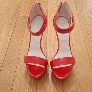 Pelle Moda Sky High Red Patent Leather Strappy Sandals, Sz 9